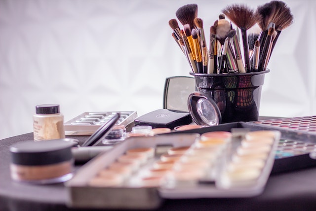 A Comprehensive Guide to Professional MakeUp