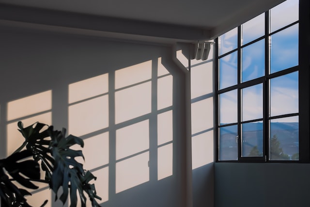 5 Signs You Need a Window Replacement Contractor