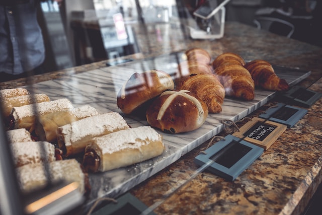 Bakery Cases – Preserving Freshness and Tempting Tastes